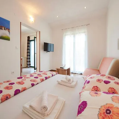 Appartement Vujina *